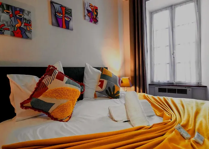 La Maison Bleue * Oupia